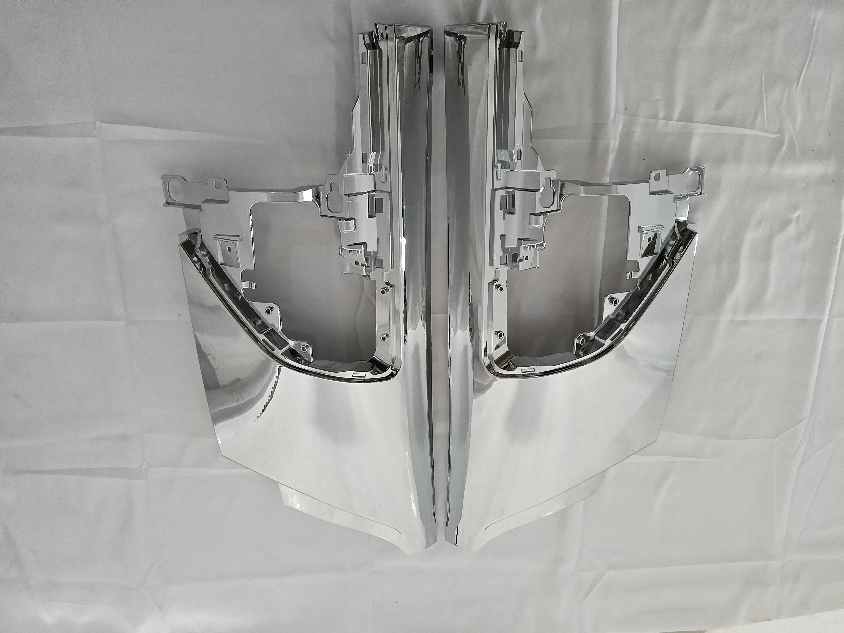 Isuzu FRR Truck Spare Body Parts - High-Quality Corner Panels