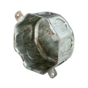 Boîte de jonction en acier galvanisé octogonale de 2 pouces de profondeur, 1,6 mm d'épaisseur, avec découpes de 1/2 pouce - Product Image 4