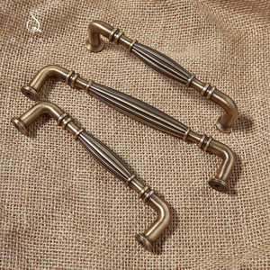 <span class=keywords><strong>Tiradores</strong></span> de Latón Antiguo para Gabinetes de Cocina, <span class=keywords><strong>Tiradores</strong></span> Vintage, Herrajes de Cocina en Bronce <span class=keywords><strong>Dorado</strong></span> <span class=keywords><strong>Envejecido</strong></span>, <span class=keywords><strong>Tiradores</strong></span> para Cajones - Product Image 1
