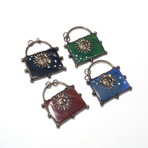 Chữa Bệnh Pha Lê Cổ Bằng Đồng Mạ Mặt Trời Quyến Rũ Hàn <span class=keywords><strong>Agate</strong></span> Mặt Dây Chuyền Tự Nhiên Màu Đỏ Màu Xanh Đá Hình Chữ Nhật Hình Dạng Túi Tay Mặt Dây Chuyền - Product Image 5