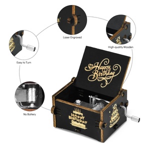 Ever Bright Custom 18-Note Happy Birthday Anime Music Box Toy Nueva llegada <span class=keywords><strong>Caja</strong></span> <span class=keywords><strong>de</strong></span> película con manivela <span class=keywords><strong>de</strong></span> madera para regalos <span class=keywords><strong>de</strong></span> cumpleaños - Product Image 3
