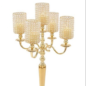 Chandelier traditionnel en aluminium et en acrylique, 60 cm, nouveau chandelier en aluminium de finition or, 5 bras avec accessoires de défilement - Product Image 1