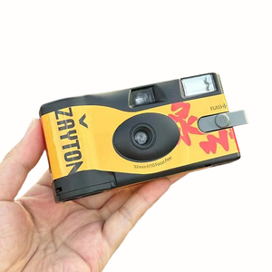 Nouveau style d'appareil photo argentique 35 mm avec autocollant en papier personnalisé et flash - Product Image 1