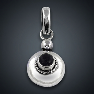 Art Palace - Colgante Redondo Plateado con Piedra de Ónix Negra, Amuleto Clásico Solitario, Joyería de Moda Unisex - Product Image 1