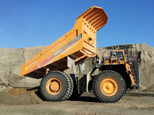 Camión Volquete SRT95C con Capacidad de Carga de 95 Toneladas, Diseñado para Ciclos Rápidos y Menor Costo por Tonelada - Product Image 2