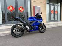 Motocicleta Deportiva Yamaha YZF R3 de 321cc, Bicilíndrica en Paralelo, Refrigerada por Líquido, con ABS para Conducción en Calle y Pista
