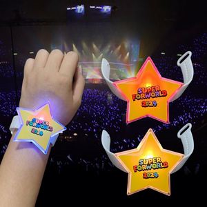 Bracelet en acrylique écologique avec éclairage LED 15 couleurs à télécommande, motif Pentacle Amour, accessoire fluorescent pour concert - Product Image 1