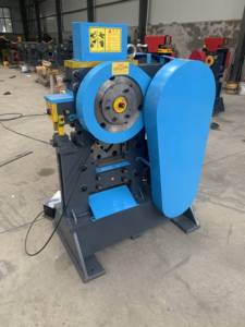 Điện Thủy lực <span class=keywords><strong>CNC</strong></span> ironworker máy với đa chức năng đấm & cắt 900kn lực cho chế biến kim loại - Product Image 2