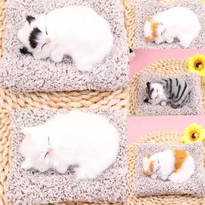 Pequeño Gato de Peluche 3D Realista, Gatito Esponjoso y Adorable, Simulación de Animal Durmiendo con Manta Suave de Carbón de Bambú, Unisex - Product Image 2