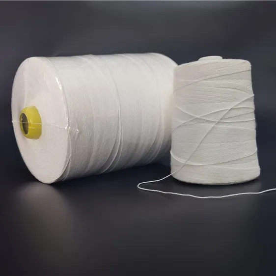 Filo cucirino del sacchetto del poliestere di bianco 10/3 di alta tenacità del filato 10/4 100% di poliestere del sacco 1kg/cono per uso industriale