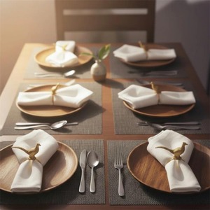 Porte-serviettes en métal de luxe de qualité supérieure pour table à manger, réutilisable, décoration de table pour mariage et restaurant, disponible à la vente - Product Image 4