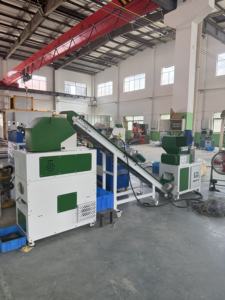 Máquina de reciclaje de trituradora de granulador de alambre nueva y usada Mercado de China para motor de procesamiento de aluminio <span class=keywords><strong>como</strong></span> componente central - Product Image 3
