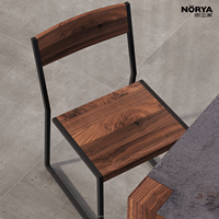 Chaise de salle à manger NORYA en noyer massif, style minimaliste italien, chaise latérale de luxe industrielle avec structure métallique flottante pour salle à manger