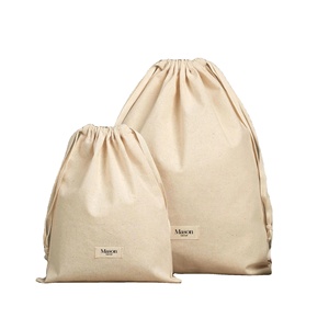 Sac en coton biologique personnalisé avec logo imprimé en or, cordon de serrage, pour mariage, Noël, emballage cadeau, pochette en mousseline noire - Product Image 1