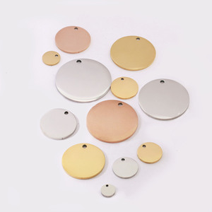 Pendentif rond miroir en acier inoxydable d'usine avec <span class=keywords><strong>lettres</strong></span> gravées Étiquettes de chien circulaires Logo gravé au laser Matériau vierge - Product Image 3