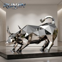 Statue de taureau en acier inoxydable de grande taille de qualité architecturale, finition miroir 8K, forgée à la main, art géométrique pour l'extérieur