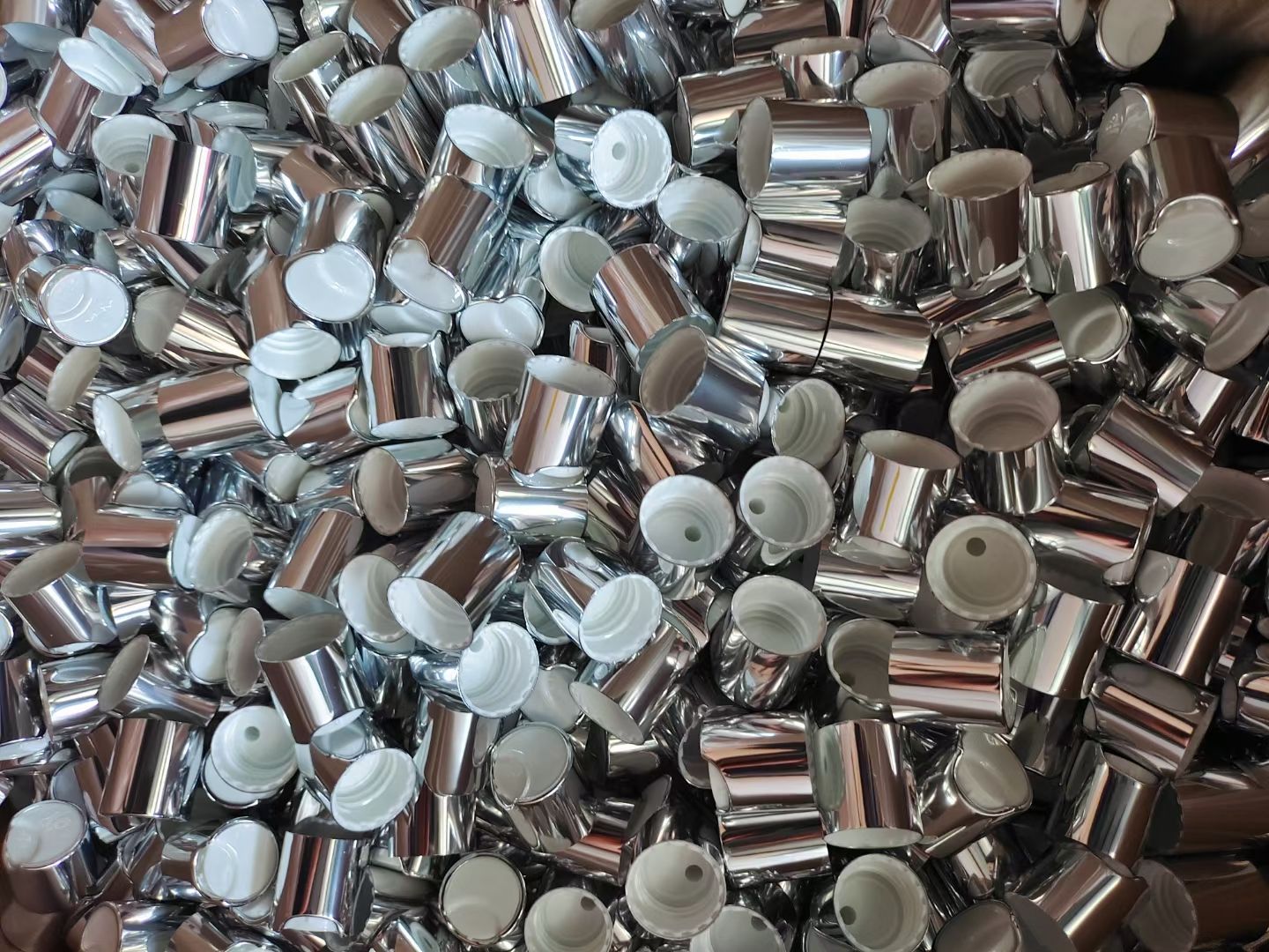 ฝาครอบแผ่นดิสก์สีเงิน