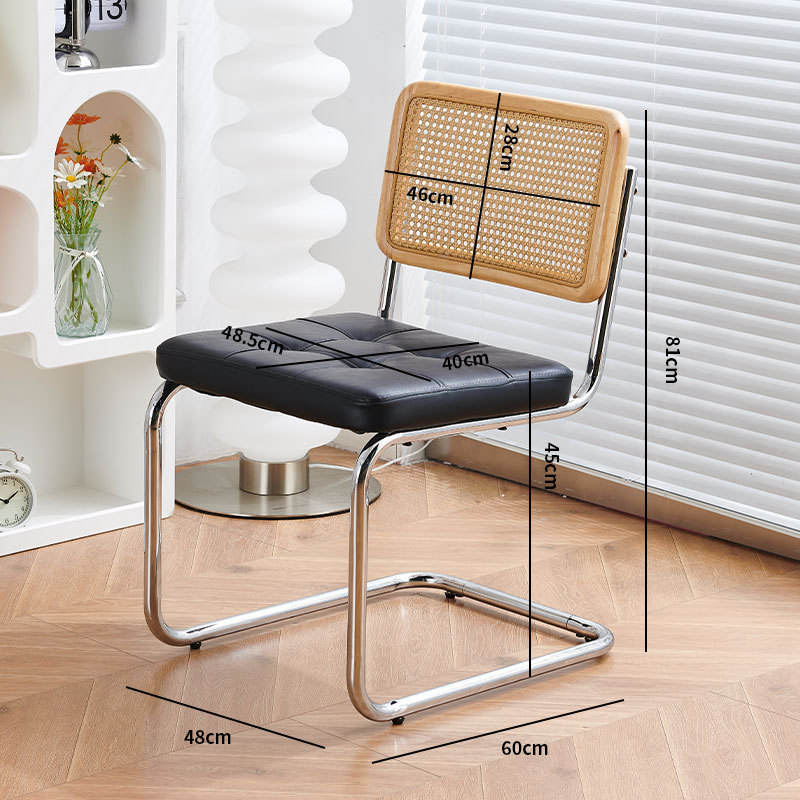 ด้านหลังสีไม้ + เบาะนั่งสีดำ