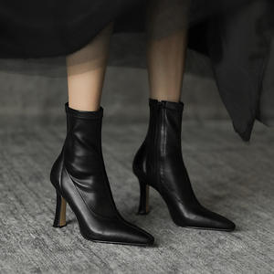 Nouvelles Bottines Chelsea en Cuir Noir de Haute Qualité pour Femme, à Bout Pointu et Talon Haut, Collection Automne 2026 - Product Image 1