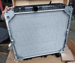 Hochwertiger Messing-Kupfer-Kühler oder Aluminium-Kühler für Ben OEM 6765000103 62743 - Product Image 4