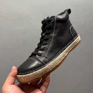 ดีไซน์พื้นรองเท้าผู้ชายสำหรับรองเท้าเดินสไตล์แฟชั่นและลำลอง รองเท้าบูทหนังผูกเชือกผู้ชายแบบใหม่สีน้ำตาลเรโทร - Product Image 3