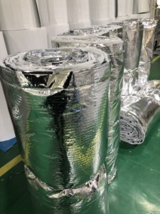 Rouleau d'isolation <span class=keywords><strong>thermique</strong></span> multicouche en aluminium réfléchissant personnalisé, couverture <span class=keywords><strong>thermique</strong></span>, barrière de chaleur radiante pour toit, mur, sol - Product Image 3