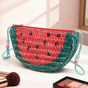 Sac à bandoulière demi-lune en forme de tranche de pastèque avec fermeture éclair, idéal pour les vacances d'été, souvenir, cadeau, logo personnalisé - Product Image 2