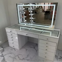 Coiffeuse moderne en chêne personnalisable pour femme, design pliable, éclairage LED à intensité variable, miroir intégré pour chambre à coucher