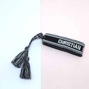 สร้อยข้อมือตัวอักษรแฟชั่นขายดีเครื่องประดับสร้อยข้อมือปรับได้สำหรับผู้ชายและผู้หญิงพู่ถักมือปรับได้ - Product Image 3