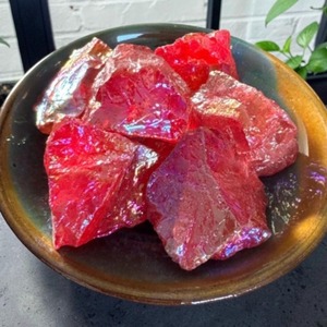 Piedra Natural de Aura Roja de Alta Calidad CrystalHola al por Mayor, 3-5cm, Impresión Digital de Moda, Decoración para el Hogar, Día de la Tierra, Festividades - Product Image 1