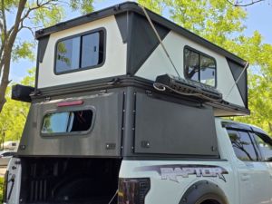 Lightweight Outdoor Camping Hard Shell Roof Top <strong>Tent</strong> Modern Aluminum <strong>Pop</strong>-Up <strong>Campers</strong> with Straight Bracing Style for <strong>Truck</strong> <strong>Camper</strong> - Product Image 3