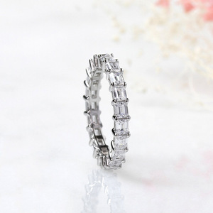 Anillo de Diamantes de Corte Esmeralda en Oro Blanco para Mujer, Color D Natural, Anillo de Compromiso Clásico T0755 - Product Image 6