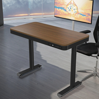Bureau de jeu minimaliste de style scandinave avec surface lisse et coins arrondis sans couture pour les configurations de maison modernes
