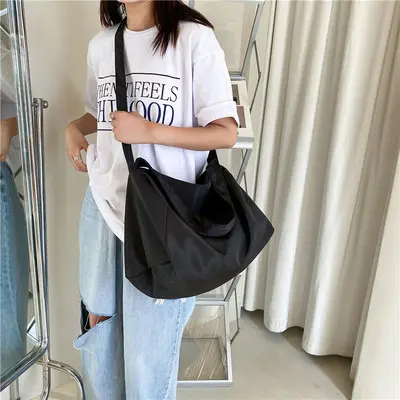 Jr Large Capacity Waterproof Korean Style Shoulder Nylon Training Gym Crossbody Bags Custom Tote Bag Women'S Messenger Bags