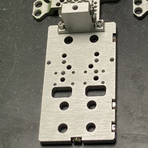 อุปกรณ์จับยึดงานกลึง CNC แบบ OEM อลูมิเนียม 6061-T6 ชุดจิ๊กเครื่องมือแบบกำหนดเองสำหรับการผลิตที่มีความแม่นยำสูง จากโรงงานโดยตรง - Product Image 2
