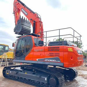 Excavatrice d'occasion Doosan DX300LC, matériel de construction et de travaux lourds de seconde main en provenance de Chine - Product Image 1