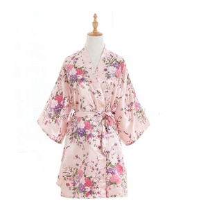 Albornoces de Satén <span class=keywords><strong>para</strong></span> Novias y Damas de Honor al por Mayor, con Estampado Floral, <span class=keywords><strong>para</strong></span> Mujer - Product Image 3