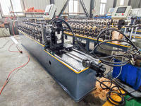 Machine de formage de rouleaux profilés Omega industriels Machine de formage à froid de tuiles de toit en treillis à canal en U