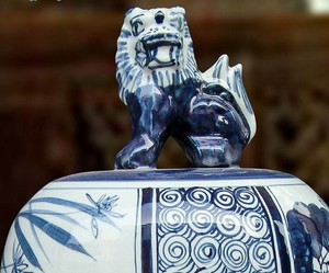 Modern Gold <b>Ginger</b> <b>Jar</b>, Blue and White Ceramic and Porcelain Flower Vases for Hotel, Modern Luxury Business Gifts Home Decor - Product Image 3