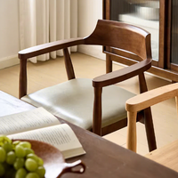 Chaises de restaurant modernes et durables en bois massif avec dossier en cuir - Utilisation commerciale pour restaurants, hôtels, cafés et salons de thé
