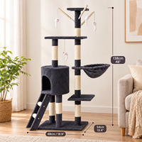Arbre à chat d'intérieur en bois et peluche sur mesure fabriqué par le fabricant