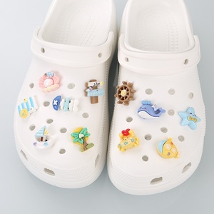 Breloque <span class=keywords><strong>de</strong></span> chaussure populaire en caoutchouc 3D à motif floral, couleur personnalisable et taille <span class=keywords><strong>de</strong></span> 2,5 à 3,5 cm pour la décoration <span class=keywords><strong>de</strong></span> chaussures - Product Image 6