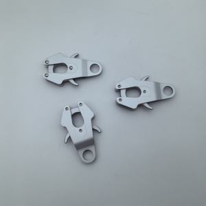 Abrazaderas de Liberación Rápida de Aluminio Anodizado Negro Personalizadas de Fábrica, Tipo Clip de Rana, para Correas de Mascotas, Herrajes de Industria Pesada y Collares - Product Image 5