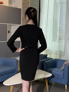 Vestido ajustado de una pieza de manga larga para mujer para negocios Logotipo personalizado Uniforme de verano para recepción de hotel - Product Image 5