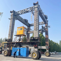 Grue à portique mobile robuste de 100 tonnes sur pneus en caoutchouc pour le levage de yachts et de bateaux