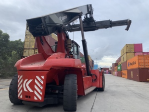 รถยกตู้คอนเทนเนอร์มือสอง Kalmar Konecrane Fantuzzi รุ่น DRF450 DRD450 DRT450 DRU450 ขนาด 45 ตัน สำหรับยกตู้คอนเทนเนอร์ในท่าเรือ - Product Image 2