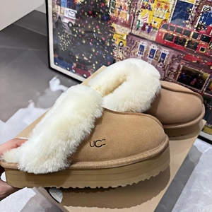 Mules d'hiver en fausse <span class=keywords><strong>fourrure</strong></span> moelleuse à plateforme, dessus en daim, doublure chaude en peluche, pantoufles décontractées à enfiler pour femmes - Vente en gros - Product Image 1