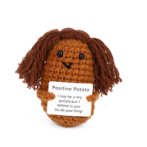 Muñecos de Comida Positiva Hechos a Mano de Ganchillo, Amigurumi Patata, Pepinillo, Piña, Champiñón con Tarjeta, Adorno Lindo para Escritorio al por Mayor - Product Image 5