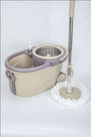 Outil 2-en-1 avec raclette en silicone intégrée pour un essorage rapide de l'eau et un nettoyage en profondeur des salles de bain, cuisines et sols
