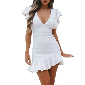 เดรสไหมพรมสั่งทำขายส่ง OEM คุณภาพสูงสำหรับผู้หญิง สไตล์ลำลองฤดูร้อน เรียบง่าย โชว์หลัง ดีไซน์หรูหรา แขนกุด คอวี จับจีบ ทรงมินิ - Product Image 1